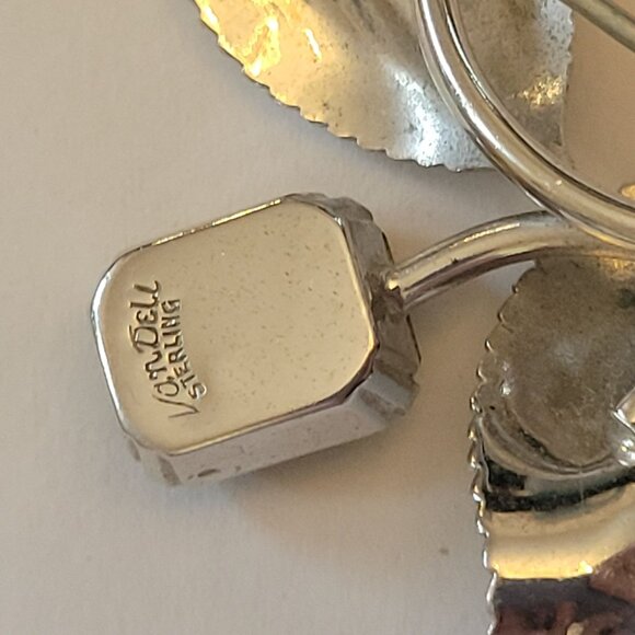 Vintage Van Dell Sterling Silver Leaf Brooch With Emerald-Cut Glass Gemstone - Picture 4 of 4